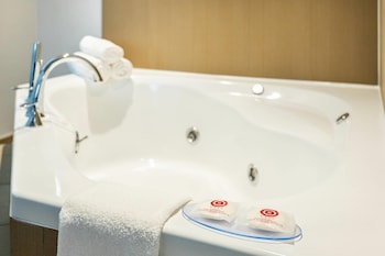 Suite, 1 King Bed with Sofa bed, Non Smoking (Upgrade)