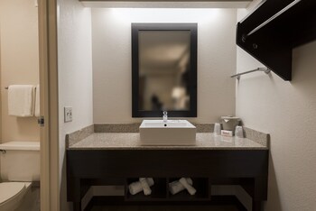 Deluxe Room, 2 Double Beds (Smoke Free)