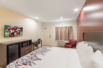 Premium Room, 1 King Bed (Upgraded Bedding & Snack, Smoke Free)