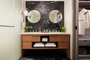Suite (Lisbon)