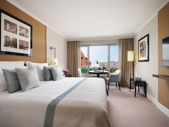 Deluxe Room, City View