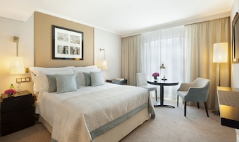 Superior Room (Queen)
