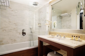 Deluxe Room, City View