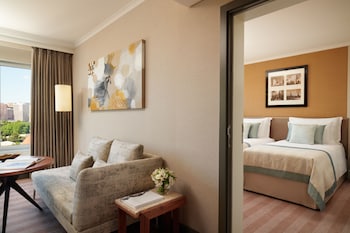 Family Room (Premium)