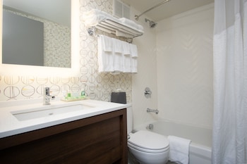 Standard Room, 2 Queen Beds (Pet Friendly)