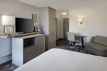 Suite, 1 King Bed (Additional Living Area)