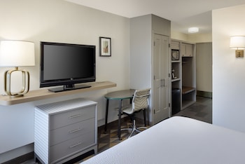 Standard Room, 1 King Bed (Pet Friendly)