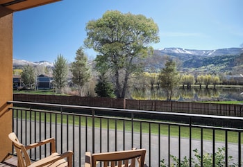 Suite, 1 Bedroom, Accessible, Mountain View (Communication)