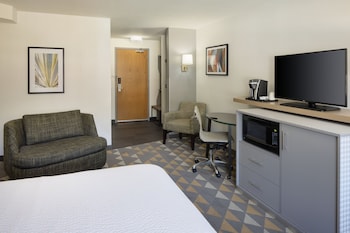 Room, 1 King Bed, Accessible (Communication, Pet Friendly)