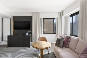 Deluxe Room, 2 Queen Beds, City View