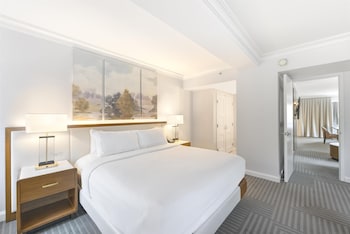 Executive Suite, 1 King Bed (Rowan)