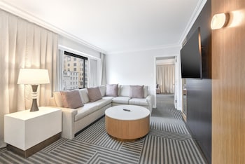 Executive Suite, 1 King Bed (Capital)