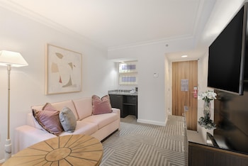 Junior Suite, 1 King Bed