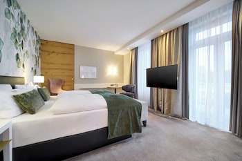 Premium Room, 1 Double Bed (Converts to 2 Twin Beds)