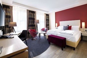 Comfort Room, 1 Double Bed, Balcony, Garden View (Converts to 2 Twin Beds;Comfort Plus)