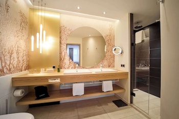 Suite, 1 Double Bed, Jetted Tub, Park View