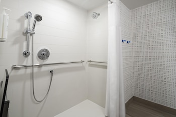 Suite, 1 King Bed, Accessible, Non Smoking (Mobility, Roll-In Shower)