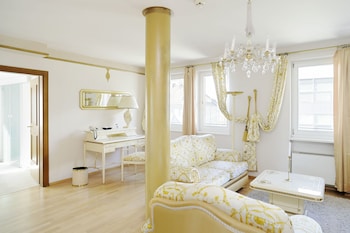 Signature Suite