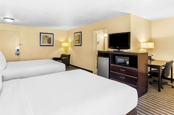 Standard Room, 2 Queen Beds, Non Smoking