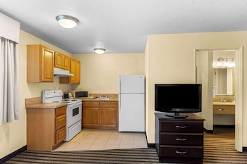 Efficiency, Standard Room, 1 Queen Bed, Non Smoking
