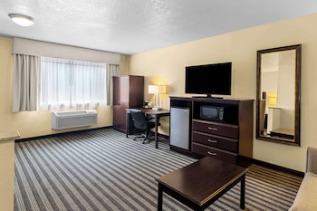Suite, 1 King Bed, Non Smoking