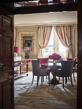Executive Suite, 1 King Bed (Imperial)
