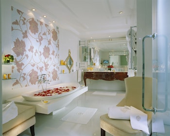 Suite (Imperial)