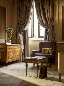 Suite (Ambassador)