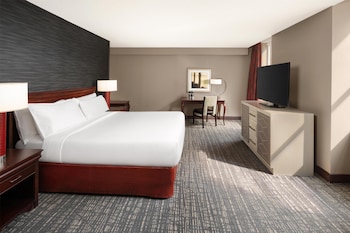 Deluxe Room, 1 King Bed, Corner