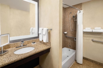 Room, 1 King Bed, Accessible, Bathtub (Mobility & Hearing)
