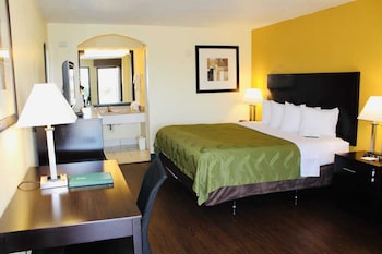 Standard Room, 1 King Bed, Non Smoking