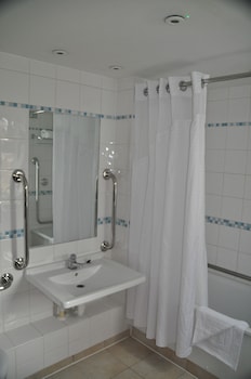 Standard Room, 1 Queen Bed, Accessible
