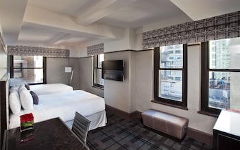 Premier Room, 2 Queen Beds, Corner