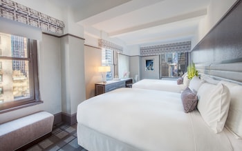 Premier Room, 2 Queen Beds, Corner