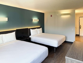Standard Room, 2 Queen Beds, Accessible, Non Smoking