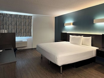 Standard Room, 1 King Bed, Accessible, Non Smoking
