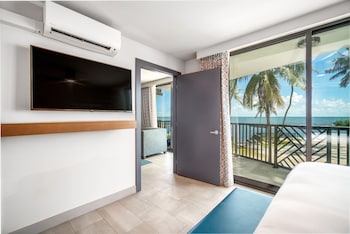 Hearing Impaired Ocean View King Suite