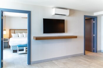 ADA Ocean View King Suite