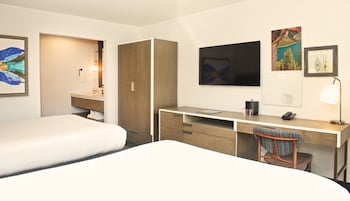 Standard Room, 2 Queen Beds, Non Smoking (Pet Friendly)