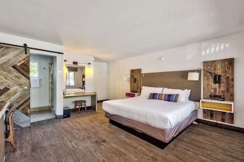 Suite, Multiple Beds, Non Smoking (Larger Room)