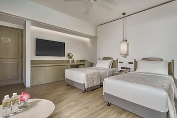 Connecting Room