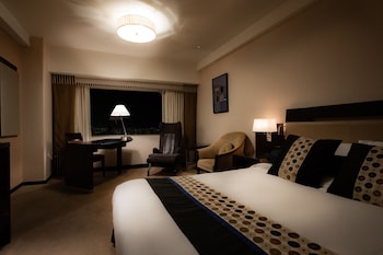 Executive Double Room, Smoking - Breakfast Included