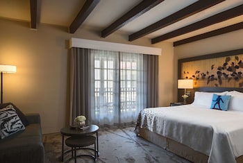 Room, 1 King Bed, Non Smoking, Courtyard View