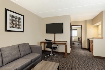 Suite, 1 King Bed with Sofa bed, Non Smoking