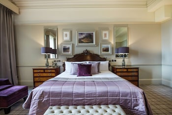 Alexander Graham Bell Suite with Castle View