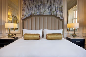 King Premier Room with Castle View