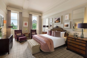 Alexander Graham Bell Suite with Castle View
