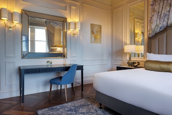 King Premier Room with Castle View