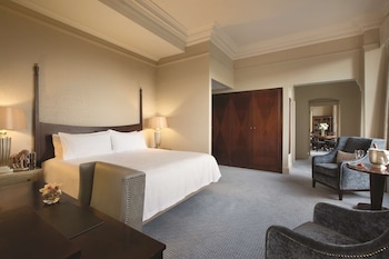 Caledonian Suite with Castle View