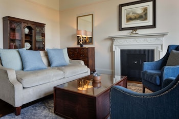 Sir Walter Scott Suite with Castle View